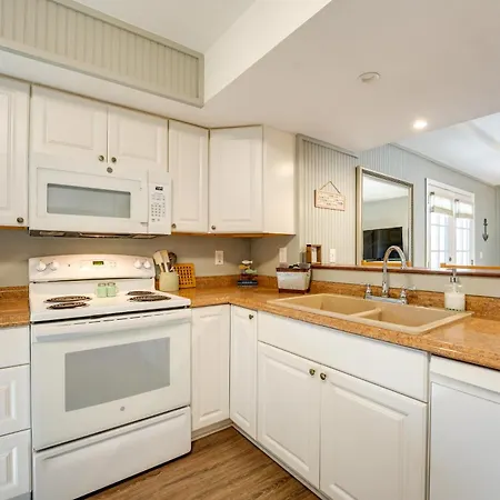 Lake Views And Community Perks Cape Fair Apartment!